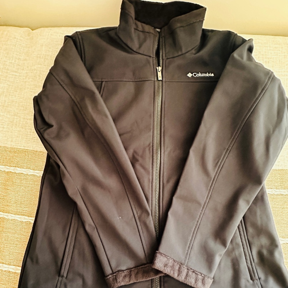 Columbia Men’s Black Softshell Jacket - Picture 4 of 11